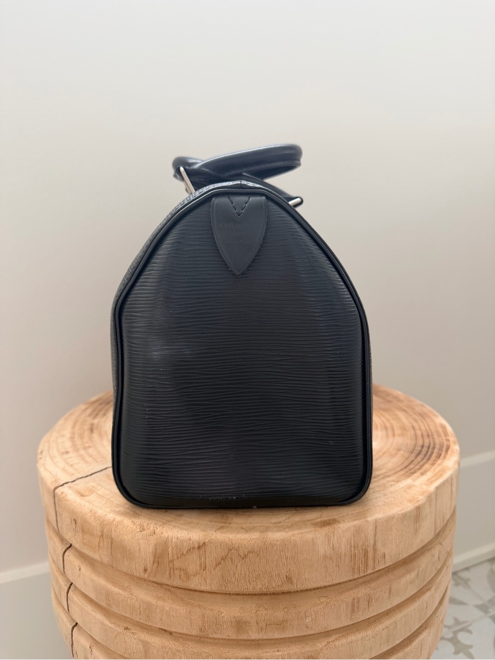 Louis Vuitton Epi Speedy 25 Black Satchel - Picture 5 of 5